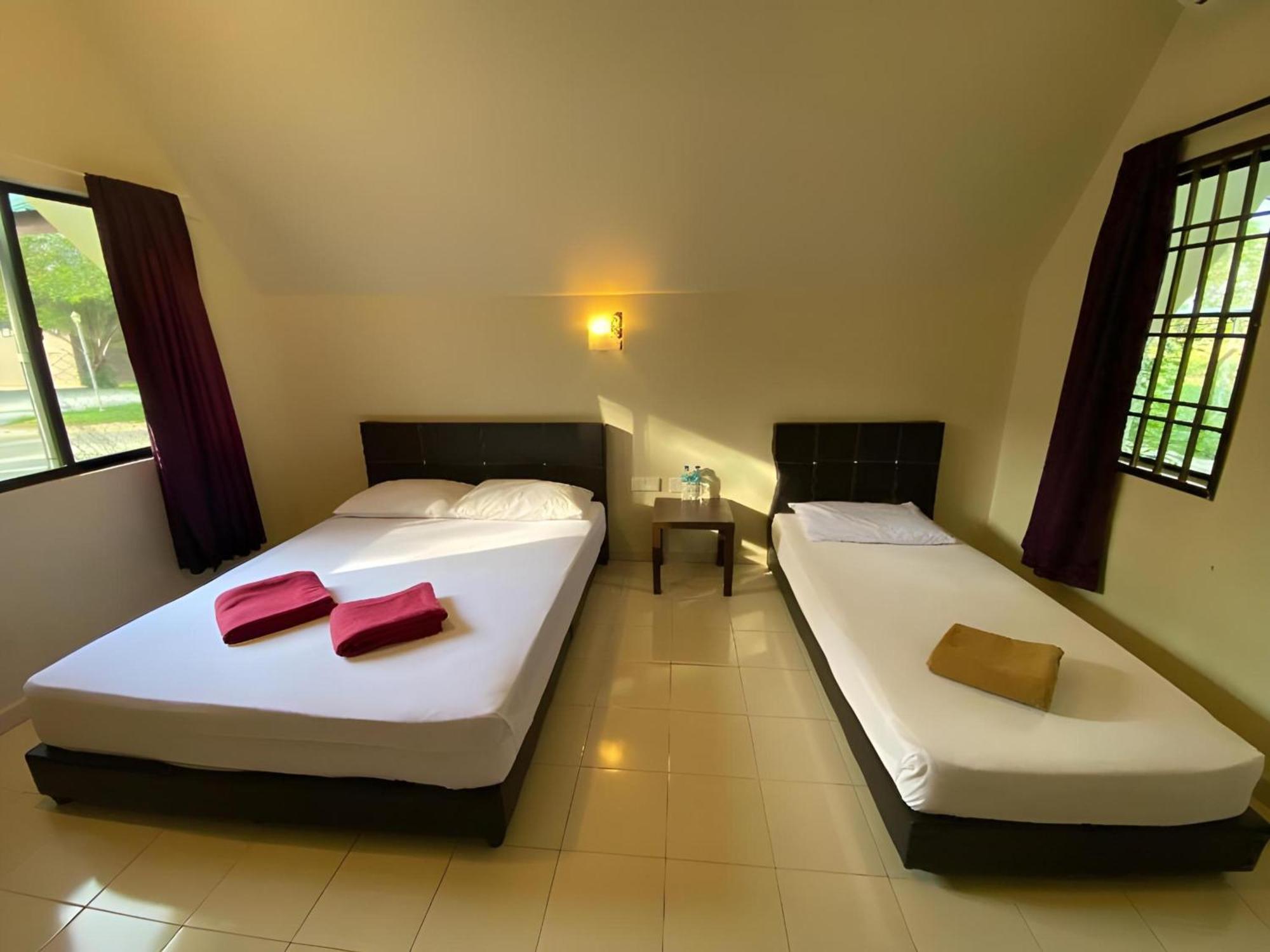 Super Oyo 89896 Sedili Inn Resort Kota Tinggi Exteriér fotografie