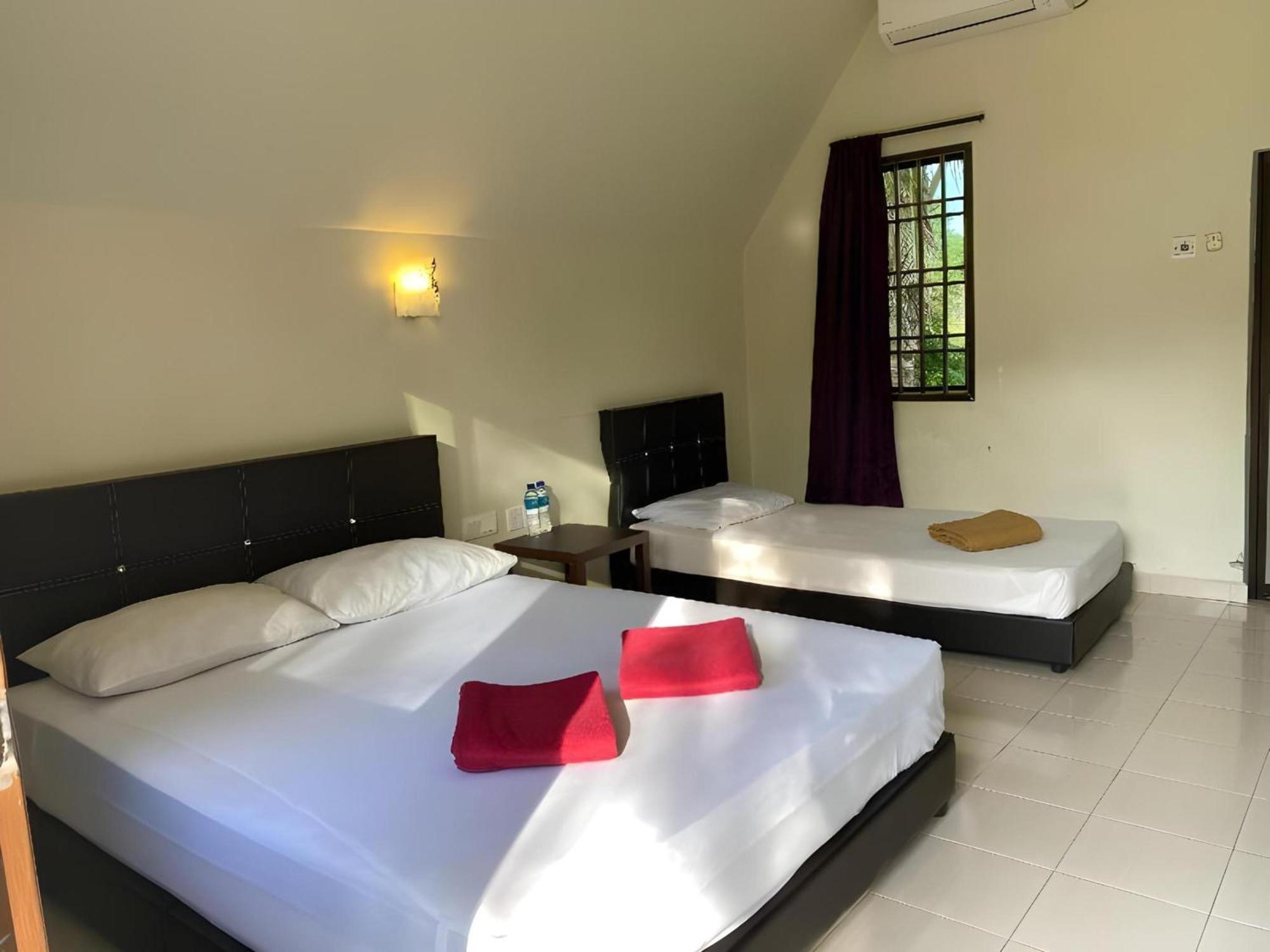 Super Oyo 89896 Sedili Inn Resort Kota Tinggi Exteriér fotografie
